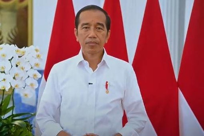 Presiden Jokowi dalam perjalanan kunker idak menggunakan pesawat kepresidenan Indonesia-1 yang berwarna merah dan putih, namun menggunakan pe