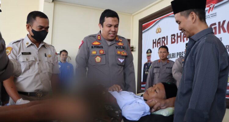 Polres Demak Gelar Khitanan Massal, Di Hari Bhayangkara ke-77
