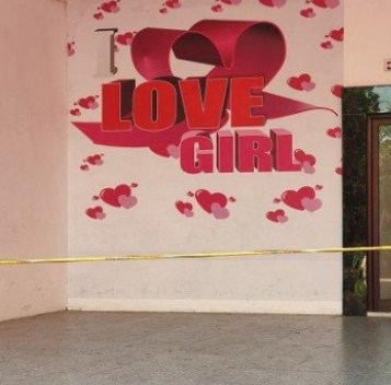 Agus Garong, ditemukan tewas akbat luka bacokan celurit dilokasi karaoke ‘Love Girl’ GBL ( Gambilangu ) Kampung Rowosari, Mangkang Kulon, Sema