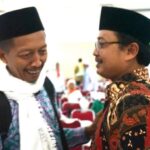 Sekda Demak, H. Akhmad Sugiharto, ST,MT sepulang dari menunaikan ibadah haji, disambut Kamenag, H. Arief Mundzir di Embarkasi Donohudan, Solo.