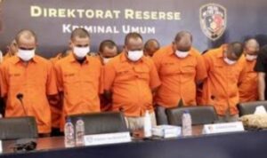 1 ginjal dibeli jaringan internasional Rp 135 juta, 122 orang Indonesia telah menjadi korban sindikat jual-beli ginjal di Kamboja.