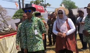 Sekda yang juga menjabat sebagai Ketua PPBI Demak Akhmad Sugiharto, ST.MT secara resmi membuka Pameran Bonsai Lokal yang diikuti 533 pohon da