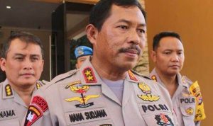 Presiden Joko Widodo menunjuk Komjen Pol (Komisaris Jenderal Polisi) Purnawirawan Nana Sudjana sebagai Penjabat (Pj) Gubernur Jawa Tengah meng