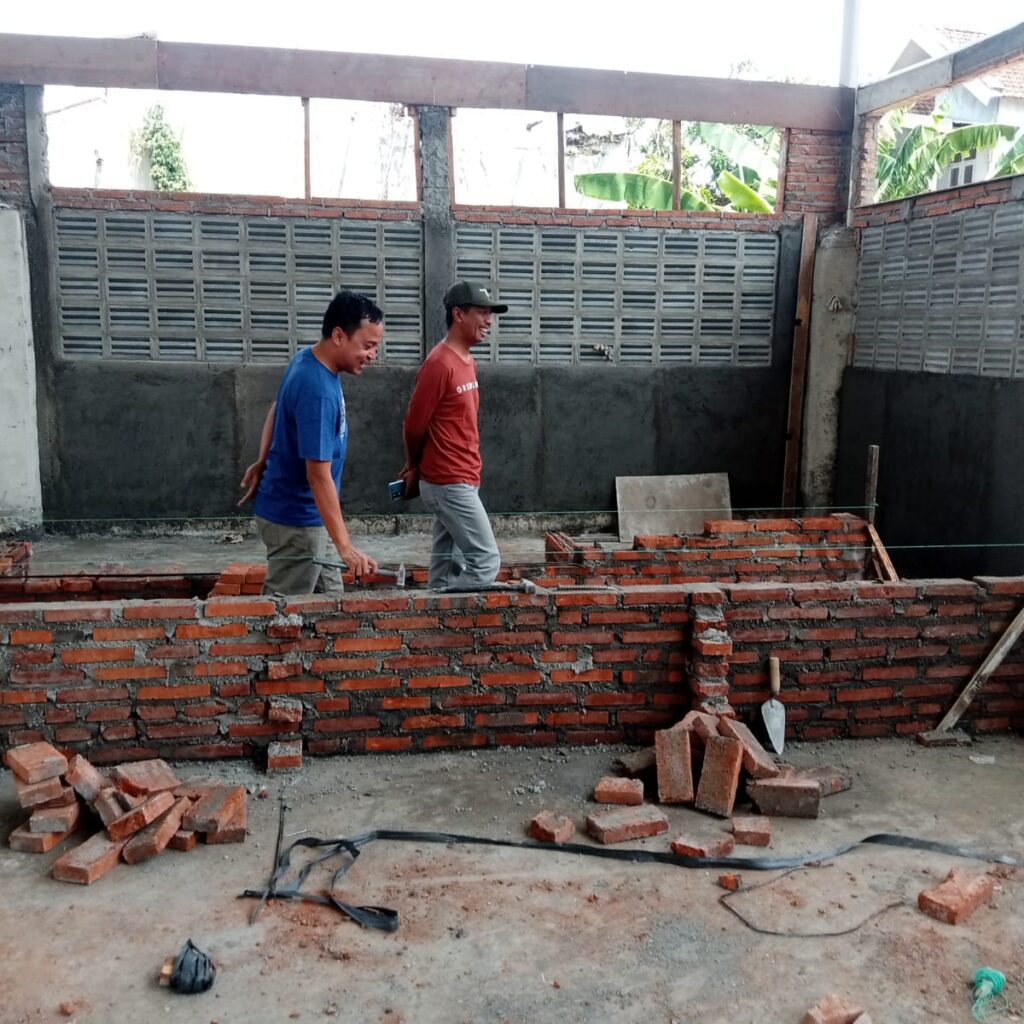 Sebelum diresmikan bupati, Sekda Demak pada tanggal 24 Desember 2023 lalu telah meninjau mutu bangunan ‘Pasar Minggu Pagi’ desa Jungsemi,