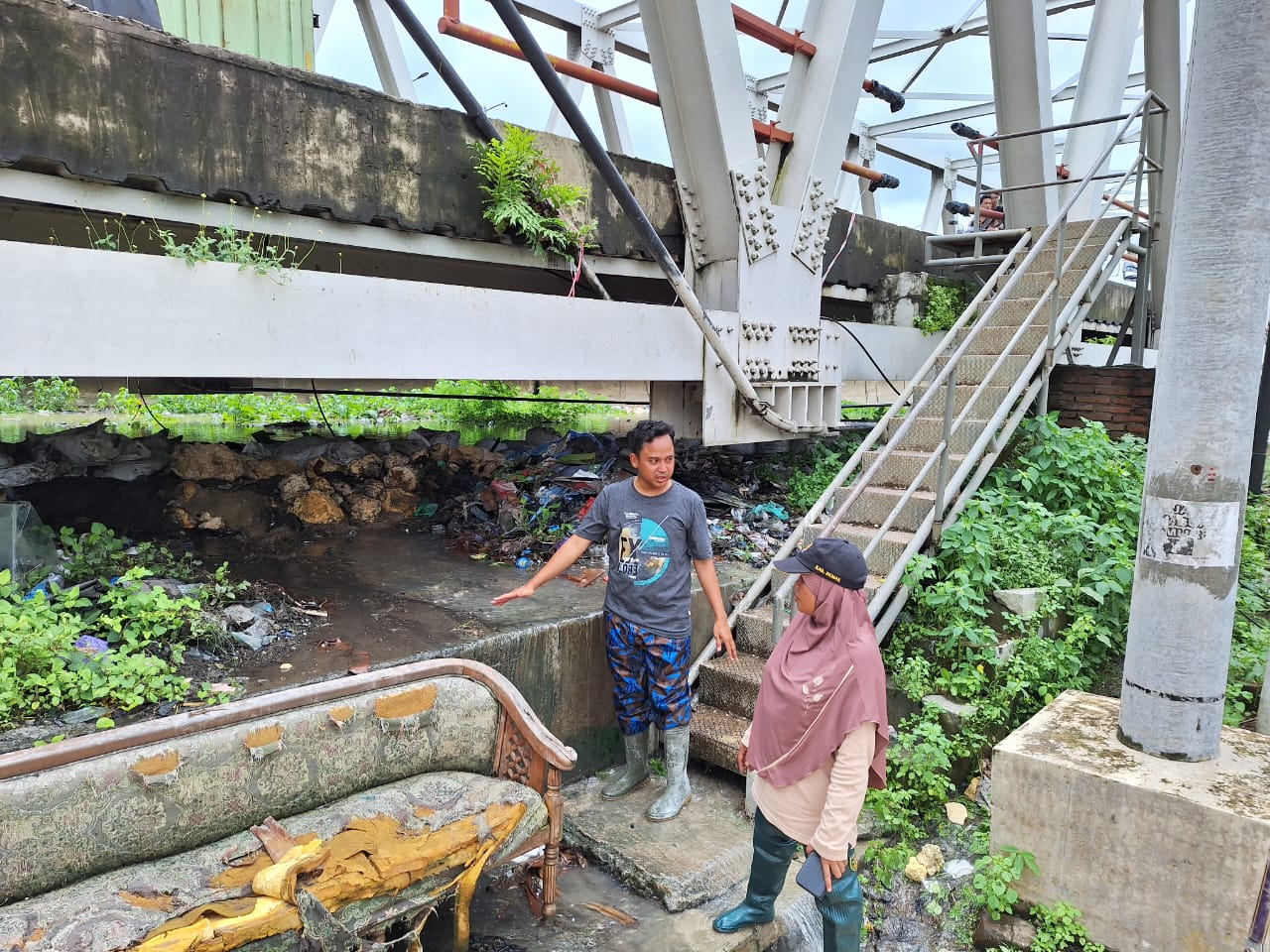 Fahruddin menyatakan debit air Sungai Wulan pagi ini turun 40 cm, penguatan tanggul Sungai Wulan kita lanjutkan, penguatan sungai Ngemplik