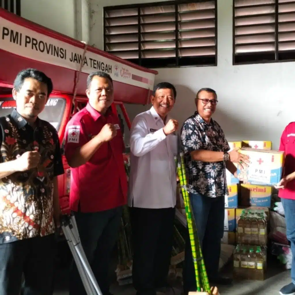 Ketua PMI (Sekda) Demak, Akhmad Sugiharto, ST.MT hari ini, Sabtu (9/3/2024) mengutus pengurus untuk mengirim bantuan bencana ke PMI Pemalang.