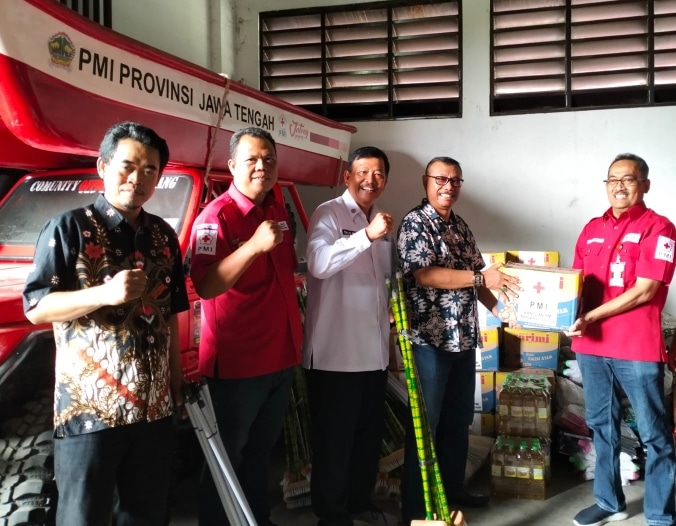 Ketua PMI (Sekda) Demak, Akhmad Sugiharto, ST.MT hari ini, Sabtu (9/3/2024) mengutus pengurus untuk mengirim bantuan bencana ke PMI Pemalang.