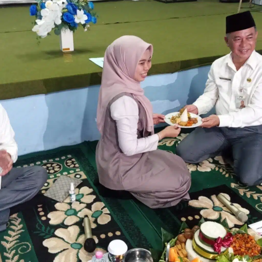 Pj Direktur Utama Pudam Demak Qomarul Huda, SH HUT ke-46, peduli tanggap bencana seluruh konsumen terdampak banjir gratis selama 1 bulan.