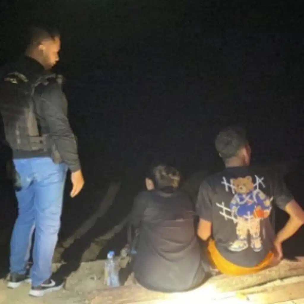 Sepasang muda-mudi yang kedapatan berduaan di pinggir pantai Bandengan, digerebek Tim Patroli Siraju Polres Jepara.