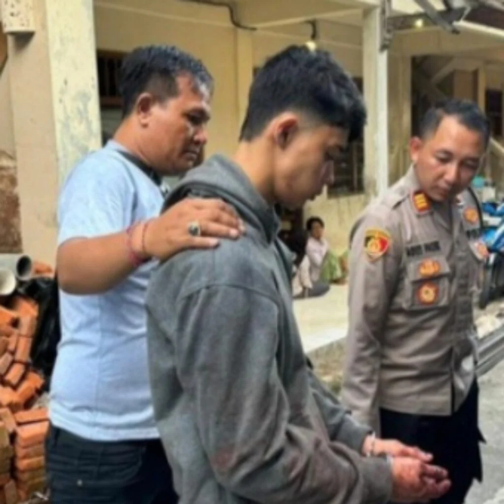 Karena tiba-tiba menaikan tarif 1 kali hubungan seks Rp 1 juta, RA (23) wanita open BO dibunuh pelangganya.